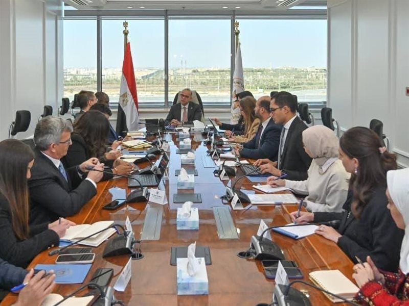 وزير الاستثمار 