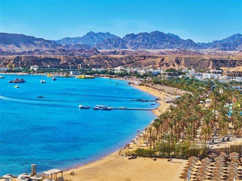 السائحين الأجانب