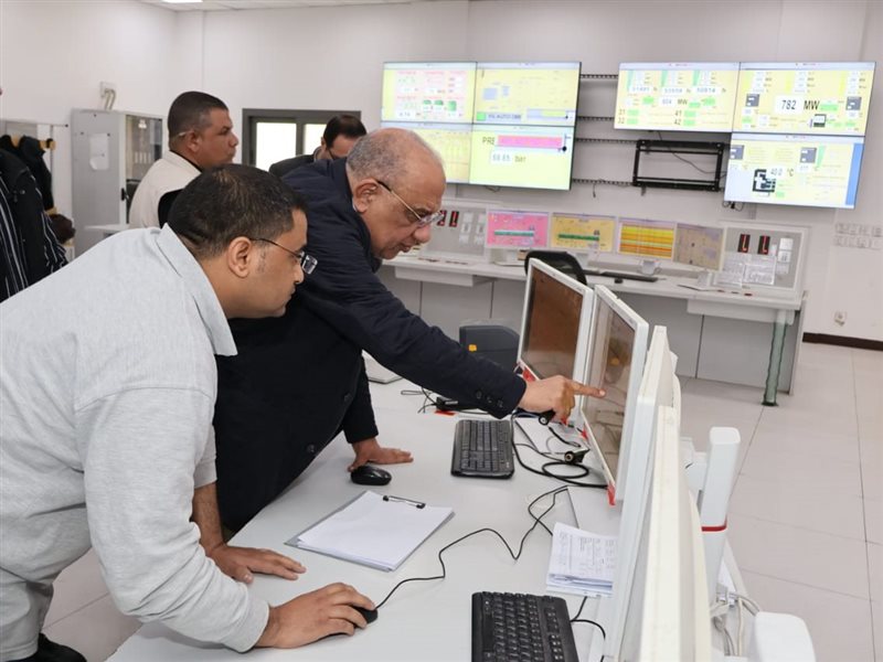 الوزير أثناء الجولة