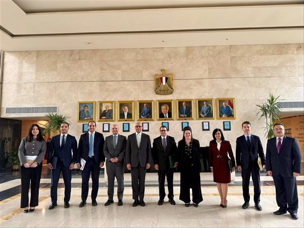 مصر وفرنسا تطلقان حواراً استراتيجياً مكثفاً لتعزيز الاستقرار والتنمية في إفريقيا