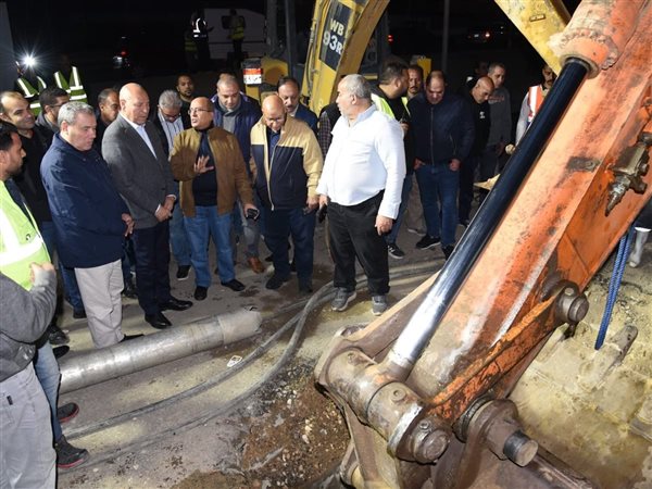 محافظ القاهرة ورئيس القابضة للمياه يتابعان تنفيذ خط 1400 مم بزهراء المعادي لتعزيز كفاءة الشبكات