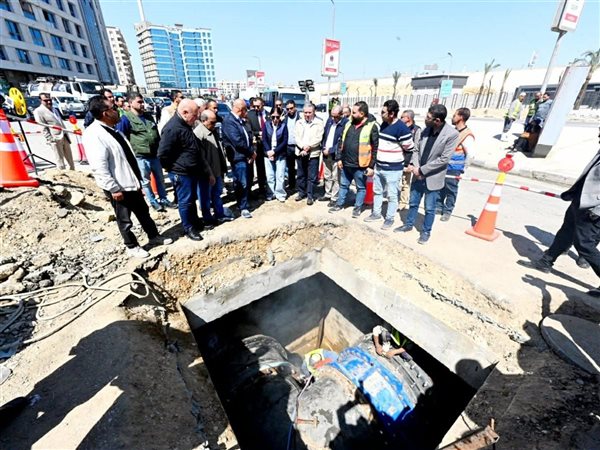 وزيرة الإسكان تتابع أعمال ربط خط مياه الشرب الرئيسي بزهراء المعادي