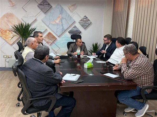 بتوجيهات وزيرة الإسكان.. رئيس جهاز 6 أكتوبر يعقد اجتماعًا لرفع كفاءة الزراعة والمحاور الرئيسية
