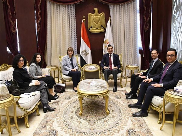 وزير الشباب والرياضة يبحث مع ممثل الأمم المتحدة في مصر تعزيز التعاون المشترك وتمكين الشباب