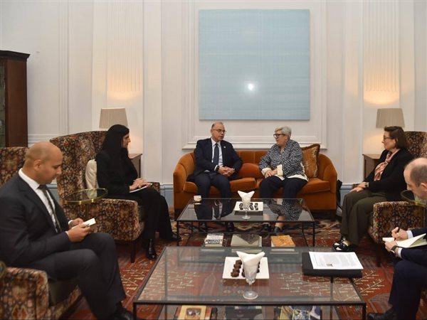 وزارة الاستثمار والتجارة الخارجية تبحث مع بريطانيا تفعيل شهادات الطاقة المتجددة