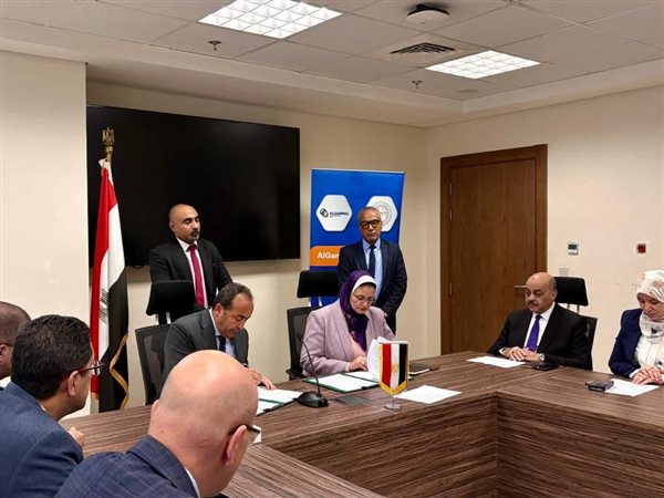 المصرية لنقل الكهرباء توقّع عقدًا مع “الجمال” لتنفيذ توسعات بمحطة محولات الإسماعيلية