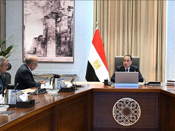 رئيس الوزراء يستعرض خطة إضافة مشروعات طاقة جديدة ومتجددة على الشبكة القومية