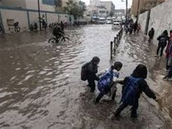 محافظ مطروح يقرر تعطيل الدراسة غدًا الخميس لسوء الأحوال الجوية وسقوط أمطار غزيرة