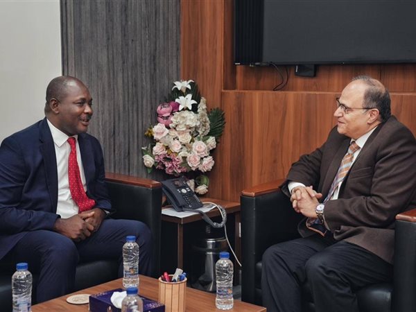 مصر وغانا تعززان التعاون الدوائي لتطوير منظومة الرقابة وتحسين الصحة العامة