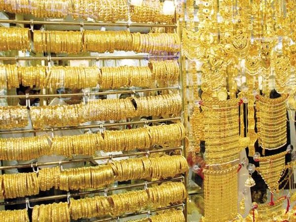 خبير اقتصادي يحذر: الذهب قد يهبط إلى 3800 دولار نهاية 2026 