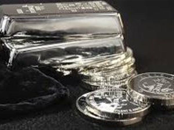 الفضة تخالف الذهب وتقاوم الهبوط بارتفاع طفيف.. عيار 925 يسجل 124.75 جنيهًا