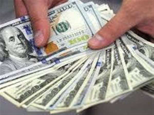 الدولار يستقر  في البنك المركزي.. وسعر البيع يسجل 54.43 جنيهًا