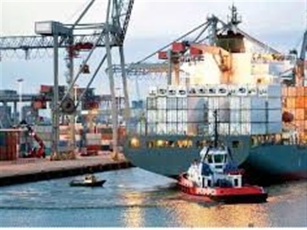 استمرار العمل بالموانئ والمنافذ الجمركية بكامل الطاقات التشغيلية طوال أيام الأسبوع لضمان استقرار التجارة الخارجية