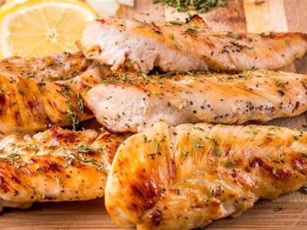 أسعار الدجاج في أسواق الجيزة..  البانيه يستقر عند 210 جنيهات والبلدي يسجل 140 جنيهًا