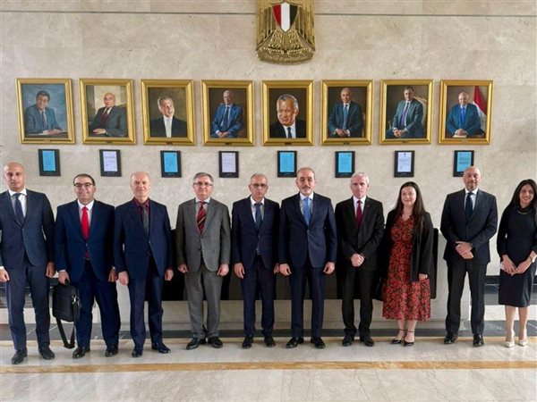 مصر وألبانيا تبحثان تنظيم انتقال العمالة وتدشين مشروعات استثمارية كبرى