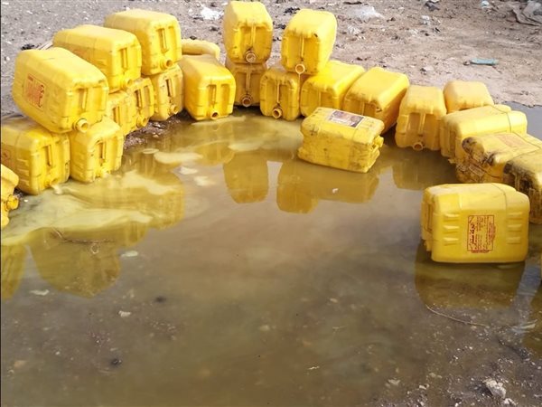 تموين الأقصر تضبط وتُعدم 100 جركن زيت طعام غير صالح للاستهلاك