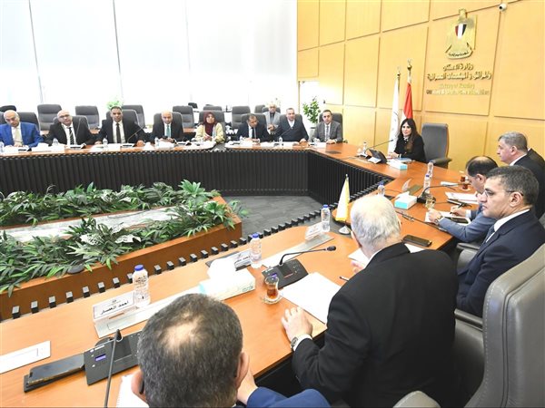 وزيرة الإسكان تبحث تعزيز التعاون مع الاتحاد المصري لمقاولي التشييد والبناء