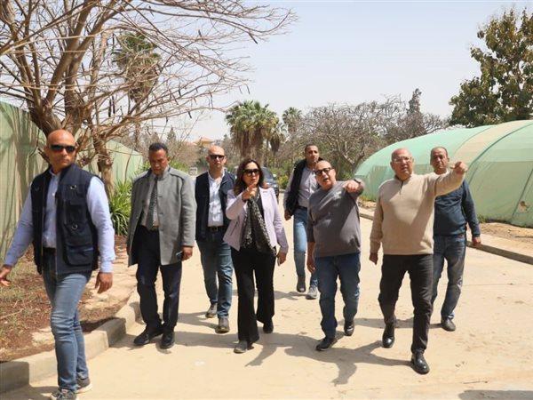 وزيرة التنمية المحلية تتفقد المشتل المركزي للوزارة بالقاهرة الجديدة للوقوف على وضعه الحالي