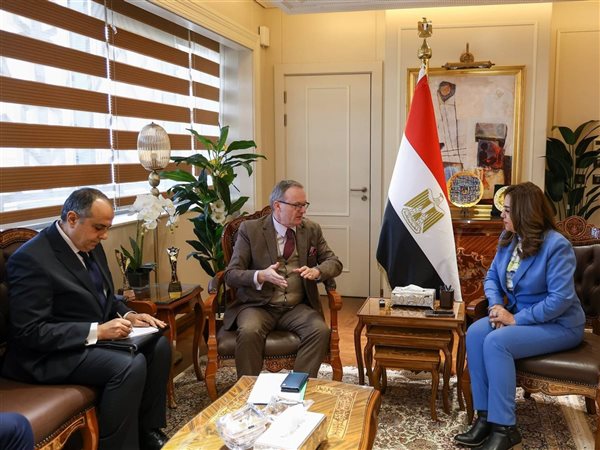 وزيرة التنمية المحلية والبيئة تبحث مع سفير التشيك بالقاهرة مجالات التعاون المشترك