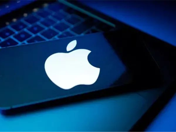 أبل تواجه تحديات في تطوير أول آيفون قابل للطي ما قد يؤخر الإنتاج