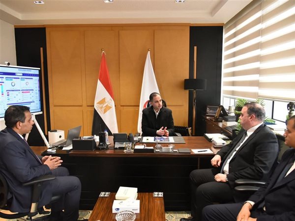 الصحة تبحث ميكنة الخدمات الطبية وإنشاء ملف صحي موحد لكل مواطن