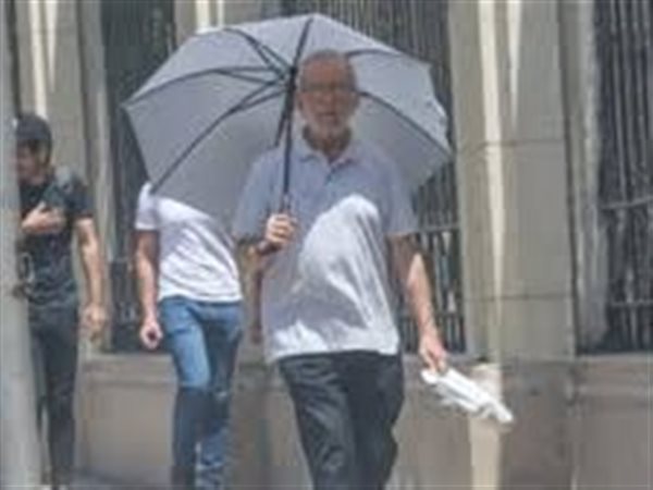 عضو الأرصاد يحذر من التسرع في ارتداء الملابس الصيفية: الفارق الحراري قد يسبب نزلات برد