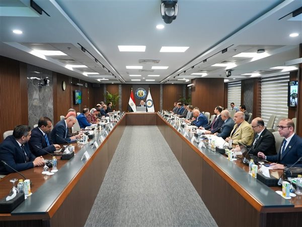 رئيس كارجاس: تحويل 30 ألف سيارة للعمل بالغاز الطبيعي خلال 2025 بنمو 61%