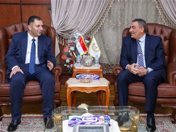 محافظ دمياط يتفقد ميناء دمياط ويشيد بمشروعاته القومية وتطوره اللوجستي  