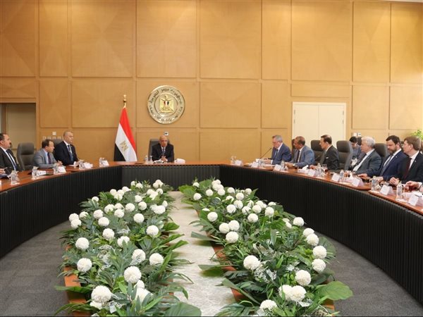 وزير الكهرباء يستعرض مع وفد الدوما الروسي تطورات مشروعات الطاقة المتجددة والمحطة النووية بالضبعة