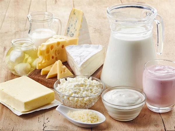 بورصة الأجبان والألبان في القاهرة: استقرار الأسعار وتفاوت طفيف حسب المنشأ