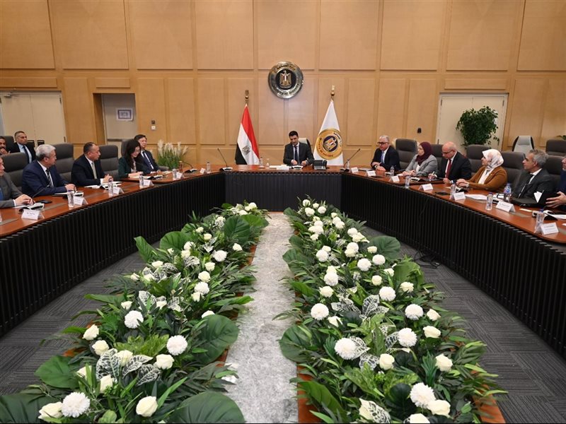 اجتماع وزير الصناعة