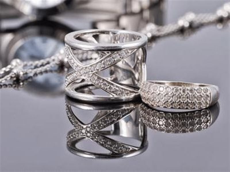 مشغولات فضية