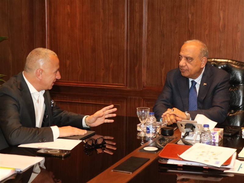 وزيرالكهرباء والمهندس