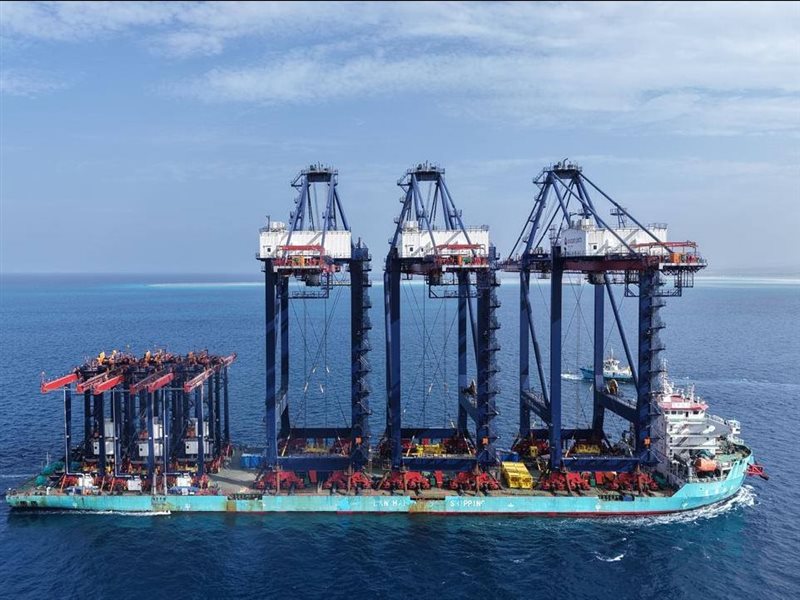 الأوناش الجديدة لميناء