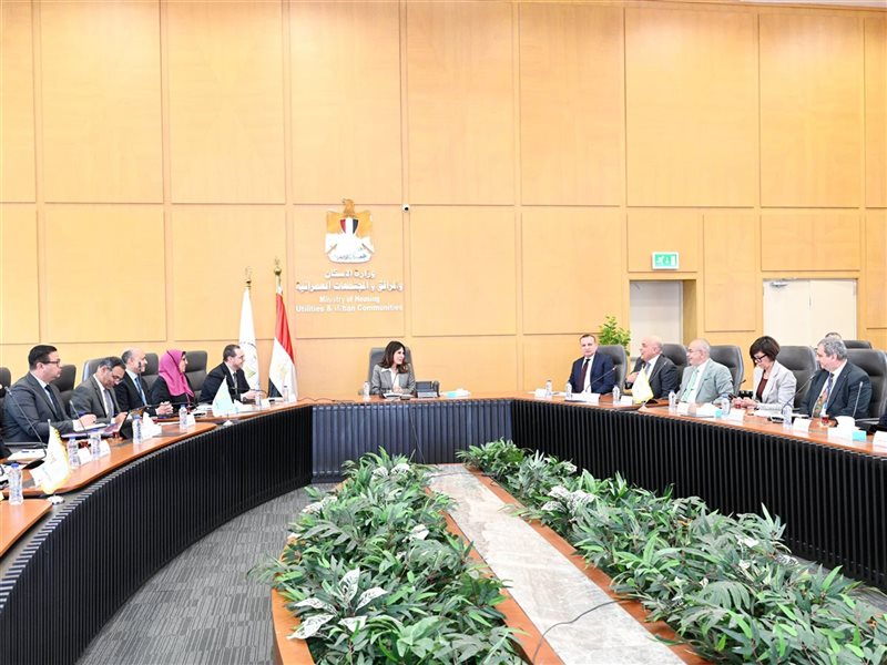 خلال اجتماع وزيرة  الإسكان اليوم 