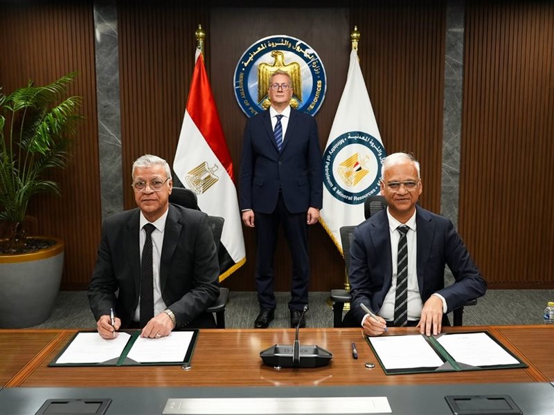 وزير البترول خلال