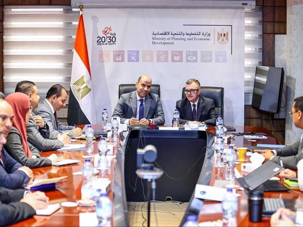 وزيرا التخطيط والعمل يبحثان رفع كفاءة ومرونة سوق العمل المصري وبناء الكوادر والكفاءات