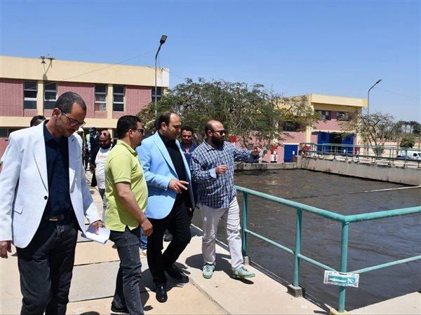 رئيس مياه الشرب بالجيزة يتفقد محطة معالجة صرف صحي أم دينار بمنشآة القناطر