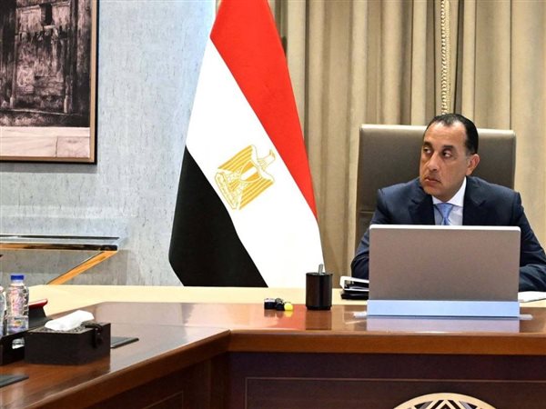 رئيس الوزراء يُتابع مستجدات البرنامج الوطني لتنمية صناعة السيارات