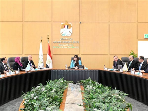 وزيرة الإسكان تتابع تنفيذ “حياة كريمة” وتؤكد الالتزام بالجداول الزمنية والجودة