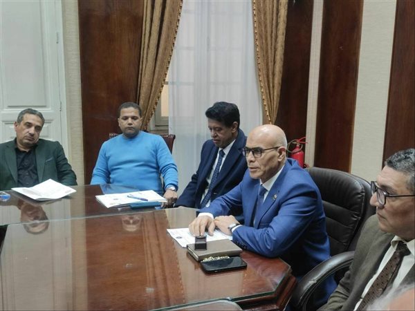 اجتماع موسع بالجمارك بالإسكندرية لمناقشة معوقات العمل الجمركي والاستجابة لمطالب المستخلصين