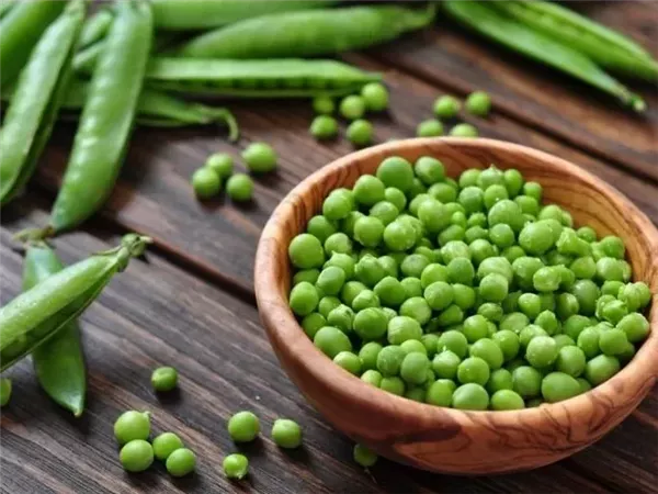 استقرار أسعار الخضروات والفاكهة بالأسواق اليوم الجمعة.. والبسلة بـ 32 جنيهًا للجملة