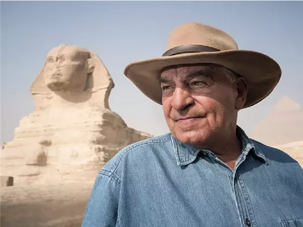 زاهي حواس يطلق حملة دولية لانتزاع 