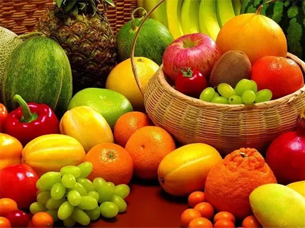 نستعرض مستجدات أسعار الفاكهة في سوق العبور للجملة.. الخوخ والفراولة بكام؟