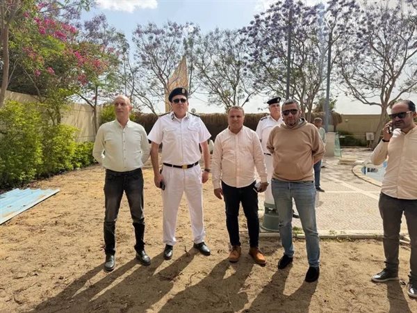 حملات مكثفة لإزالة المخالفات البنائية بمدينة الشيخ زايد