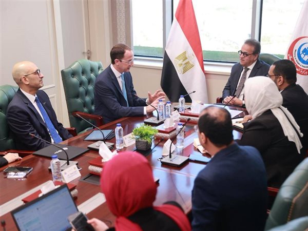 وزير الصحة يبحث مع شركة فايزر التعاون لعلاج الأورام والهيموفيليا وتوطين اللقاحات