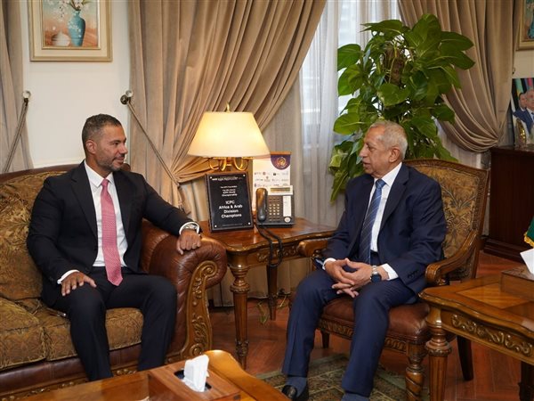 نائب رئيس البورصة: نشر الثقافة المالية أولوية.. وندوات توعوية لربط الطلاب بسوق المال