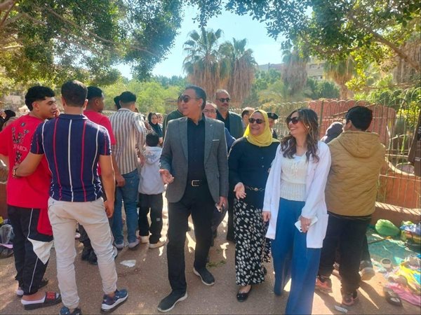 رئيس الخدمات البيطرية يتفقد حديقة حيوان الشرقية خلال احتفالات شم النسيم