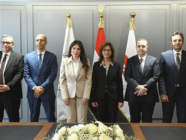 وزيرة الإسكان والمدير التنفيذي للأكاديمية الوطنية للتدريب يشهدان توقيع بروتوكول تعاون لإعداد الكوادر القيادية