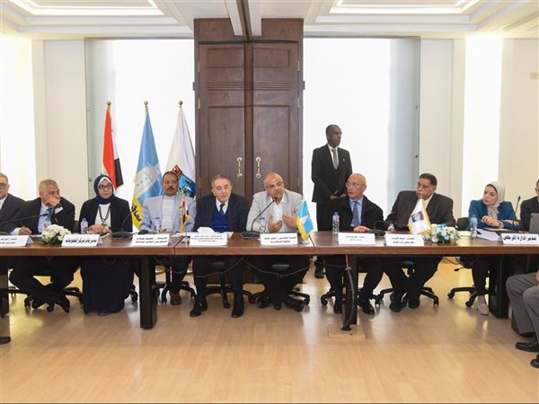 محافظ الإسكندرية: إطلاق أول «شباك موحد» لتراخيص المحال العامة بمقر الغرفة التجارية